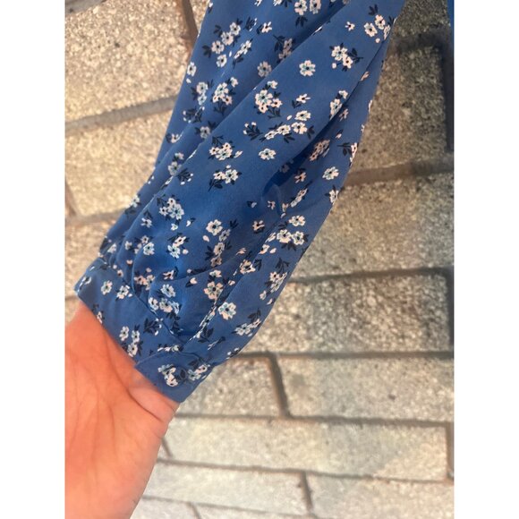 Karl Lagerfeld Paris Blue Floral Button-Down Blouse Lightweight 3/4 Sleeves Wome - Picture 5 of 9